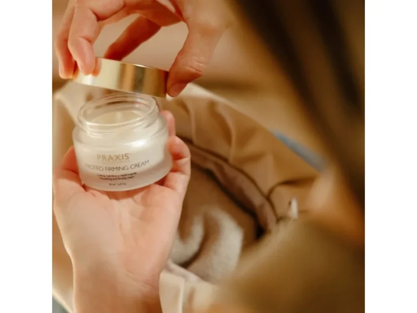 Regenerační krém s exozomy a kyselinou hyaluronovou Proteo Firming Cream